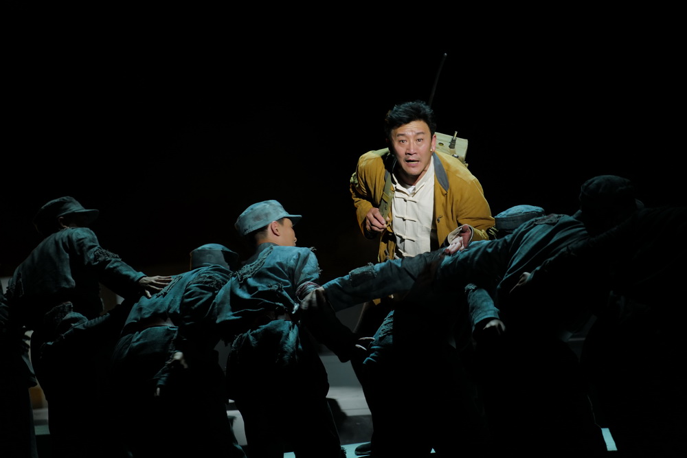 Stills of "Iron Flow Eastward" Tasu Tu
