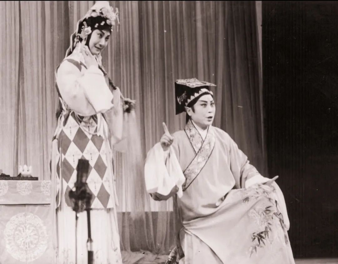 Hua Wenyi and Yue Meiti co-starred in "The Jade Hairpin"