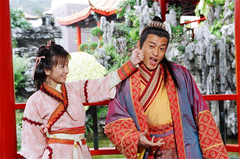 Stills of "Four Talents in Gold"