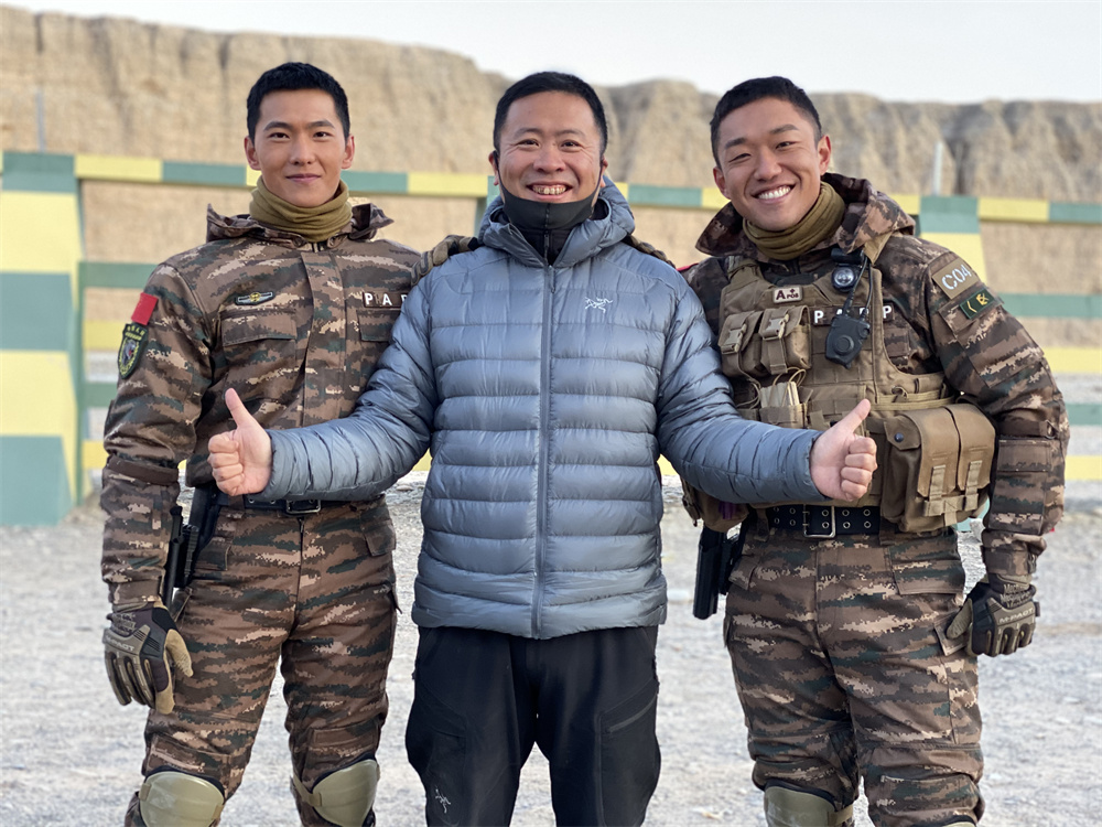 "Special War Glory" set photo