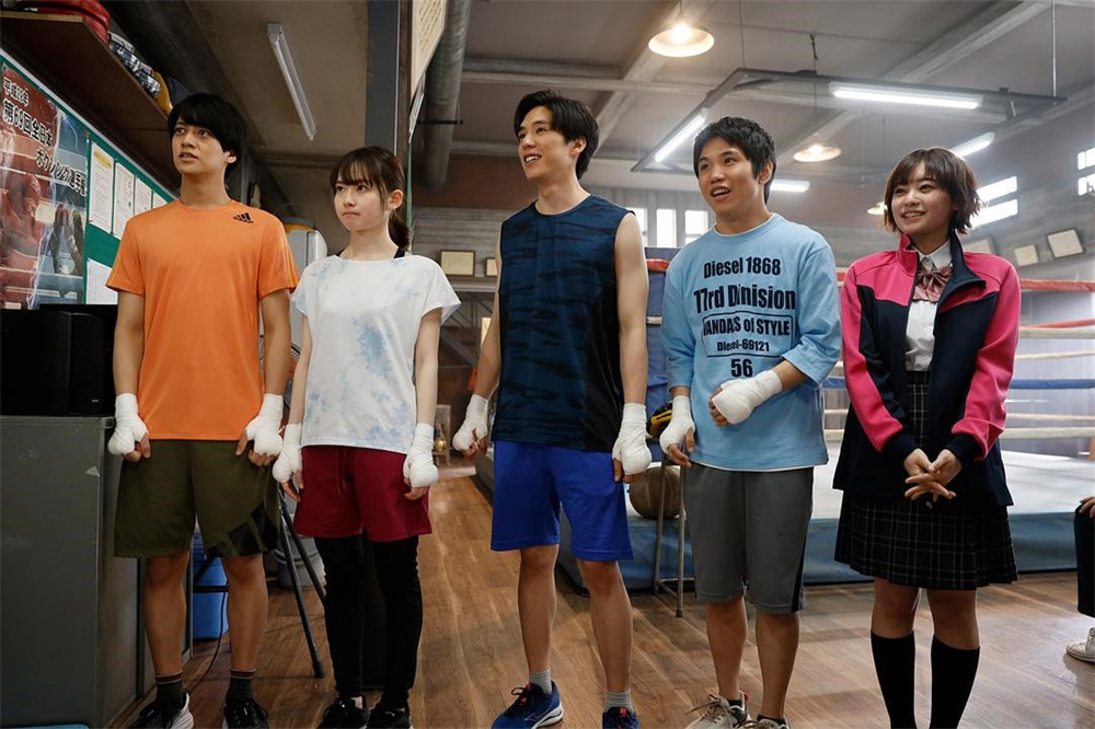 Stills of "The Countdown to the Future 10 Seconds"