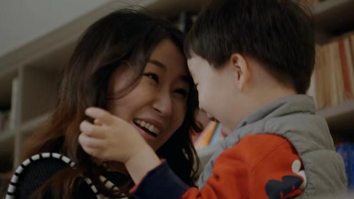 Documentary "Becoming a Mom": The Real Daily Life of 5 Moms