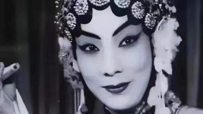 Nearly four hours of live broadcast to recall Li Qianghua, Shanghai literary and art circles and more than 10,000 viewers gathered on the cloud