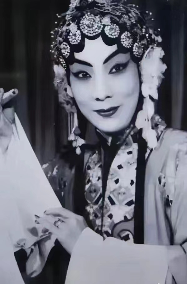 Stills of Li Qianghua