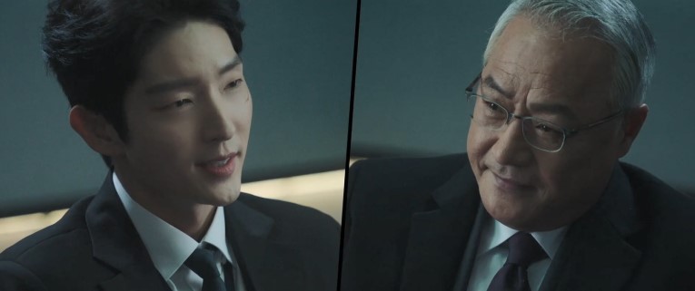 Kim Hee-woo (played by Lee Joon-gi) and Jo Tae-sub (played by Lee Kyung-young) fight