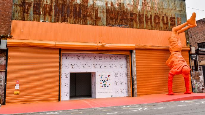 Amid anticipation and controversy, luxury brands are "going to the streets" one after another