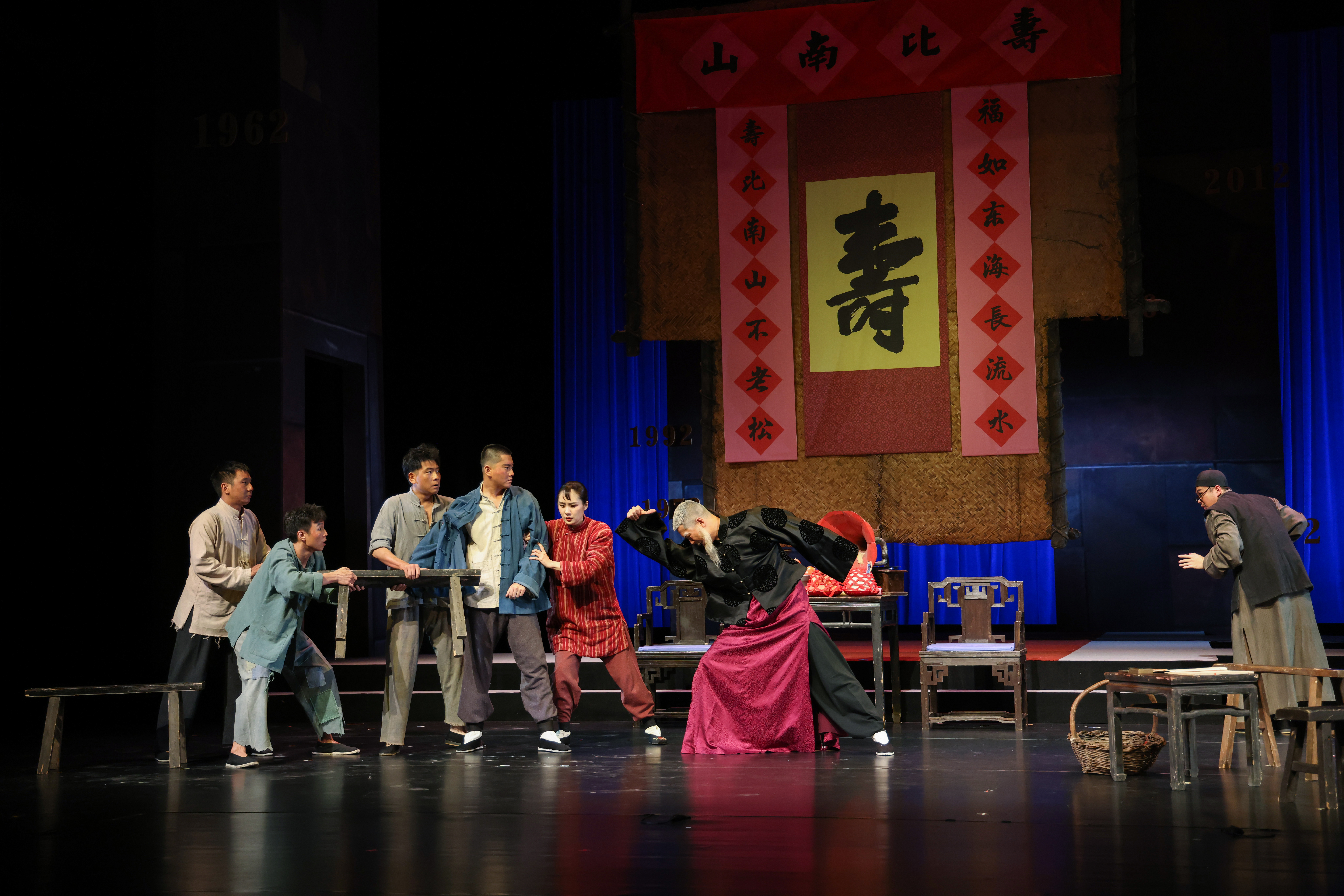 Stills of "Camel Xiangzi", the actors are all composed of members of the 2019 class of art students