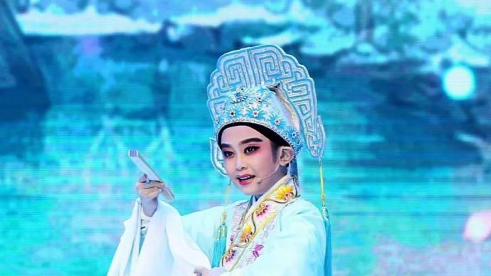 Breaking the limitation of time and space, the fans of Yue Opera around the world gather for online competition