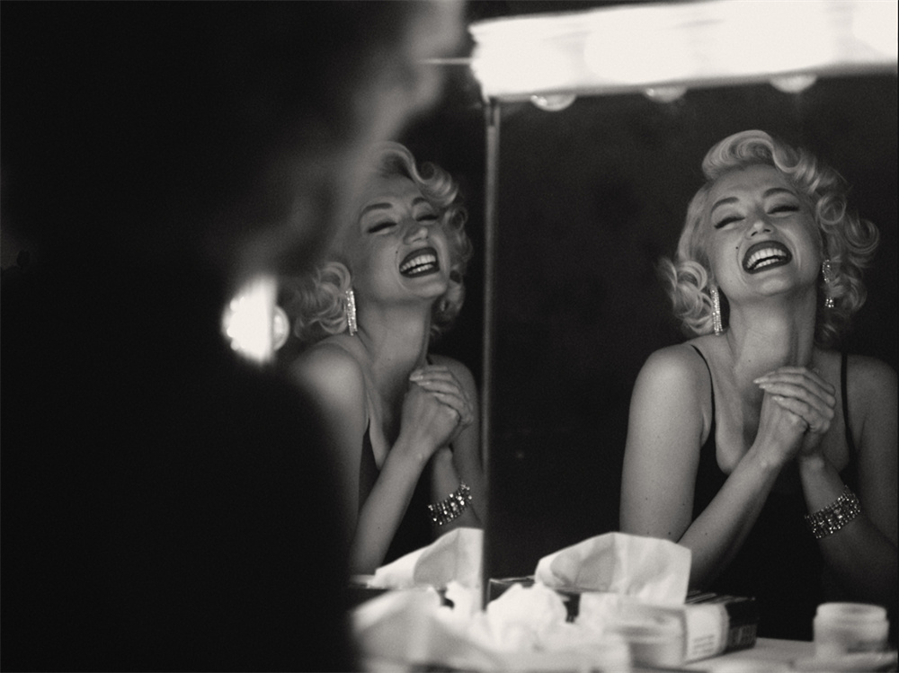 "Blonde Monroe" stills