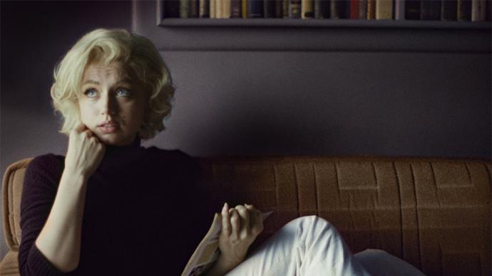 "Blonde Monroe": an orphan in the Hollywood jungle, or a fictional victim