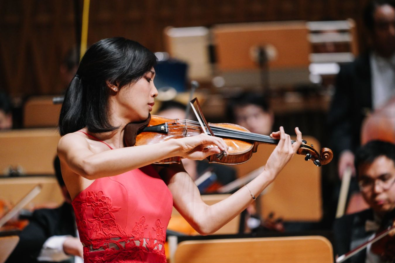 Zhou Ying competes in Shanghai