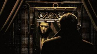 The Shanghai-language version of "Flowers" will premiere on Dragon TV on January 2