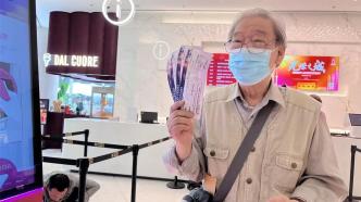 89-year-old movie fan's love for film festivals: Never missed 26 festivals, "Movies accompany me all my life"