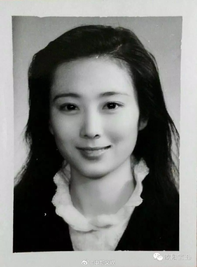 The actress Zheng Zheng, who played the role of Yuanyang in the 1987 version of "Dream of the Red Chamber," has passed away at the age of 61.