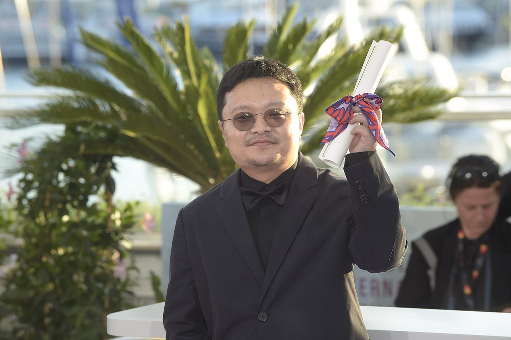 "Ordinary Accident" won the Palme d'Or, and Binoche set up a special award for "Wild Times"