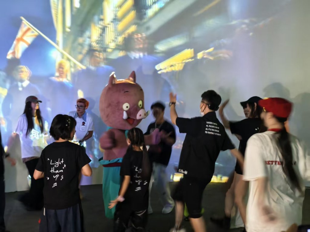 "Better Me" premiered, prototype Robbie Williams expressed his love to Chinese audiences
