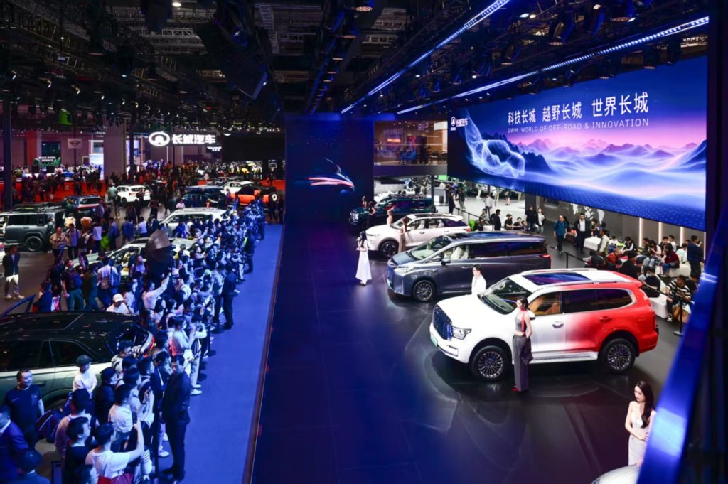 Shanghai Auto Show | Wei brand's new "Shuangshan" debuts, high mountains bring welfare version