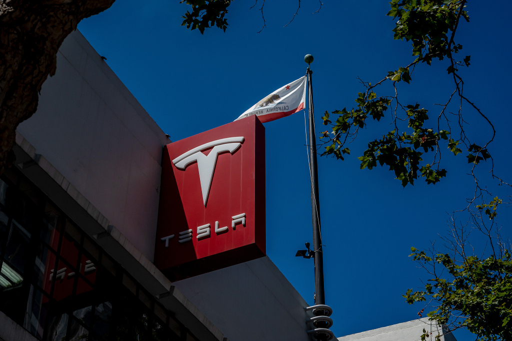 Tesla reportedly disbanded its supercomputing team and turned to external cooperation. Musk said: "It's pointless to disperse resources."