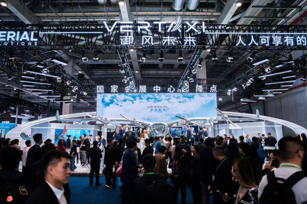 CIIE Observation | Low-altitude take-off and landing sites become popular photo spots; how long until they secure hundreds of orders and truly take off?