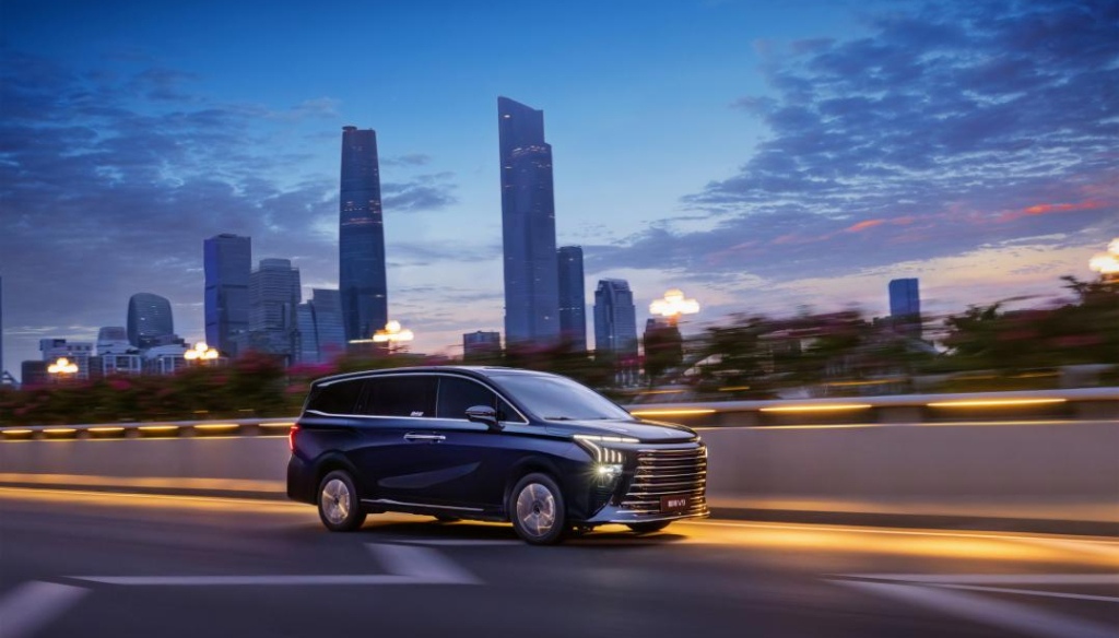 Dongfeng Fengxing Launches PHEV MPV Under 200,000 Yuan