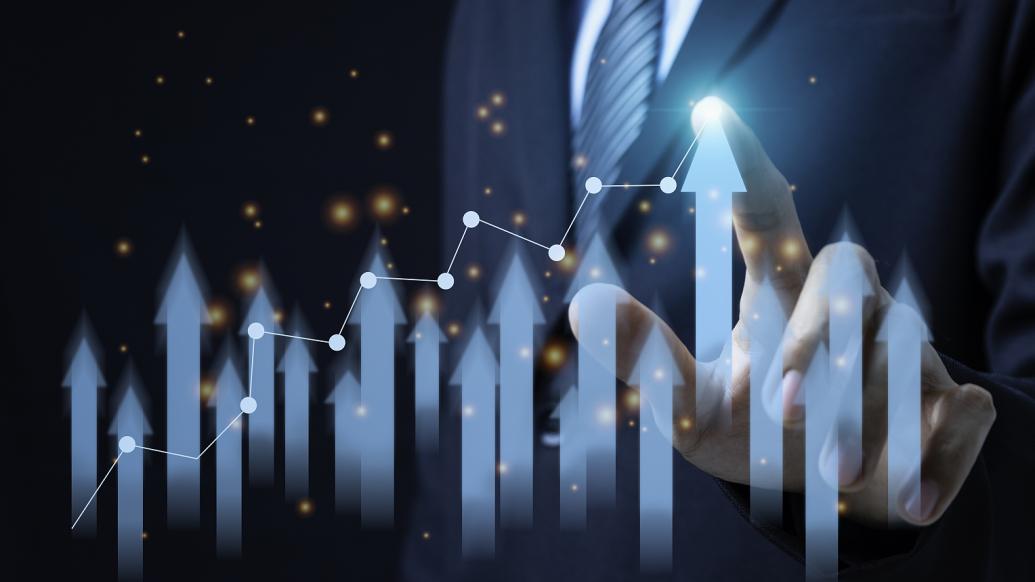 The Ideal and Asking for Directions continue to lead the new energy vehicle sales rankings in August, while Nezha has seen a decline in sales for six consecutive months.