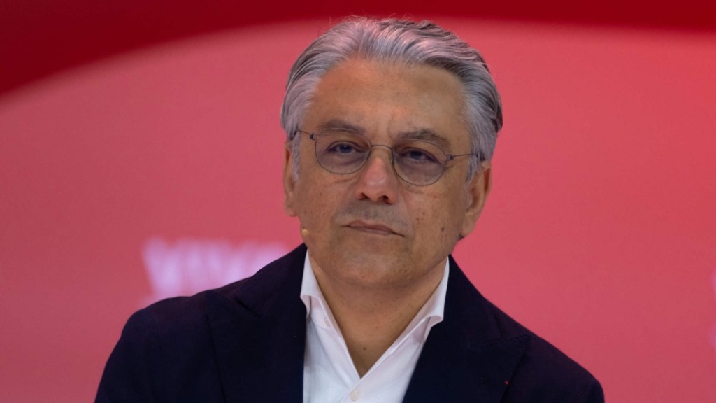 Renault CEO leaves, takes over another debt-ridden company, seeks new challenges outside the automotive industry