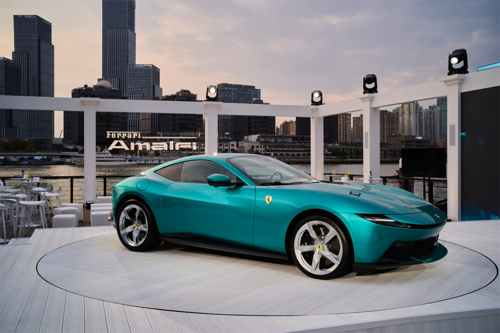 Ferrari Amalfi Makes its Shanghai Debut, Capturing a New Aesthetic Realm of the Italian Coastline
