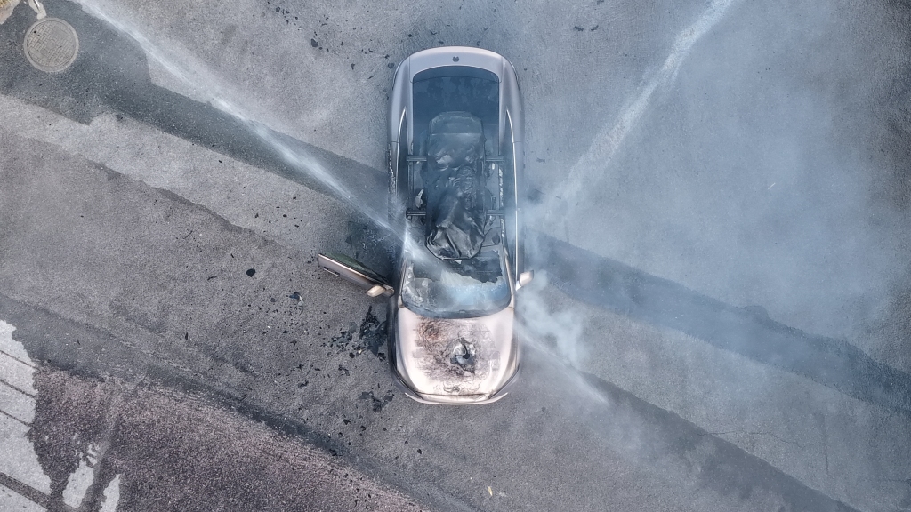 NIO ET7 Catches Fire in Dali; Family of Four Unhurt
