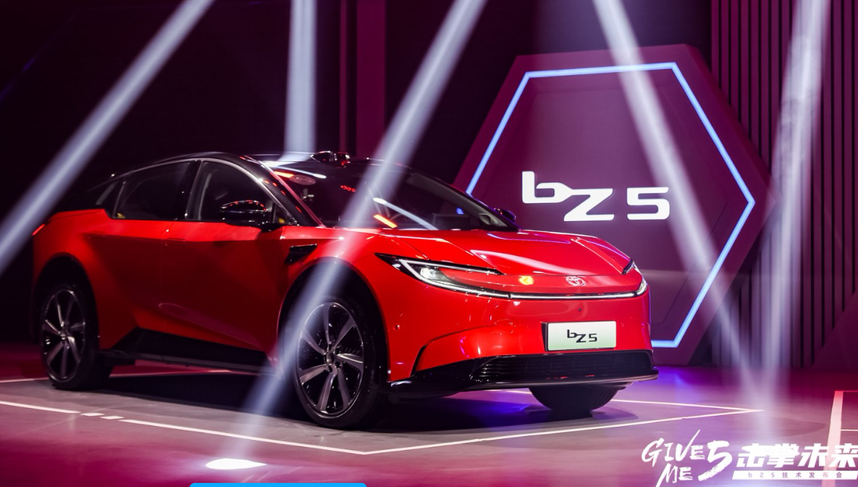 FAW Toyota Grows Against Trend as Joint-Venture Leader Bid