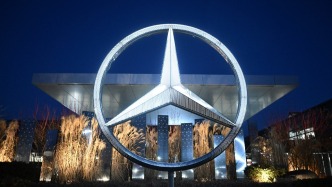 Mercedes-Benz launches the largest product offensive in history, navigating the era of change with strategic resilience
