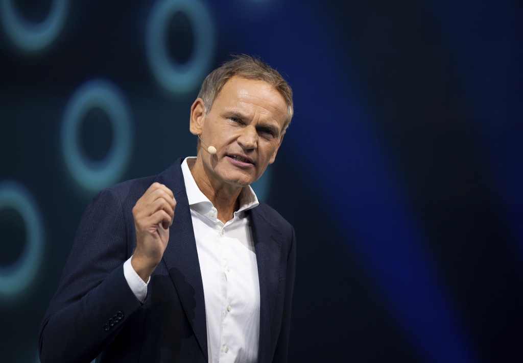 Blume says goodbye to dual roles after three years; Porsche's coaching change isn't the end of its transformation