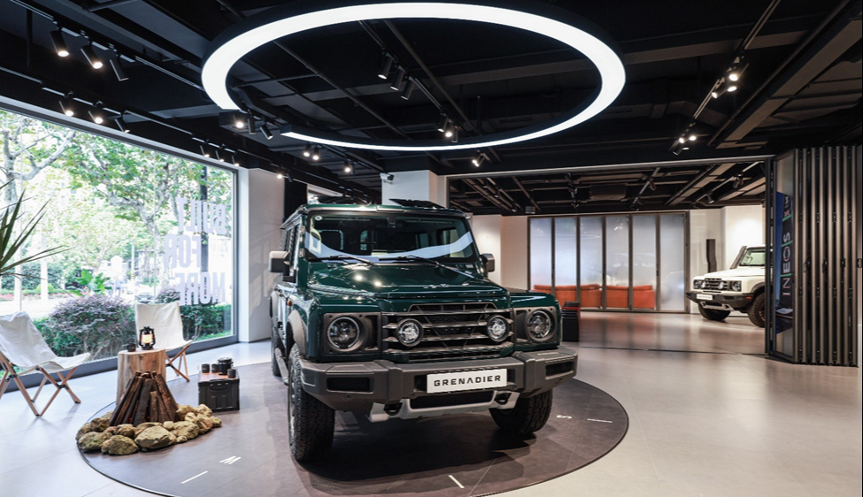 INEOS unveils its Shanghai flagship center, aiming to cultivate the Chinese luxury SUV market with a "long-term" approach.