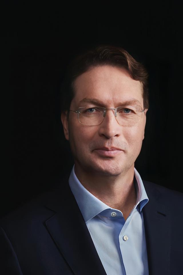 Exclusive Interview with Kang Linsong: How is Mercedes-Benz responding to the immense challenges in the market?