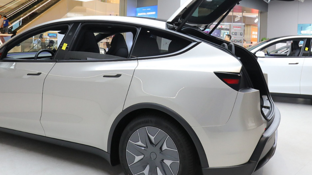 Tesla may change its hidden door handle design as US regulators investigate