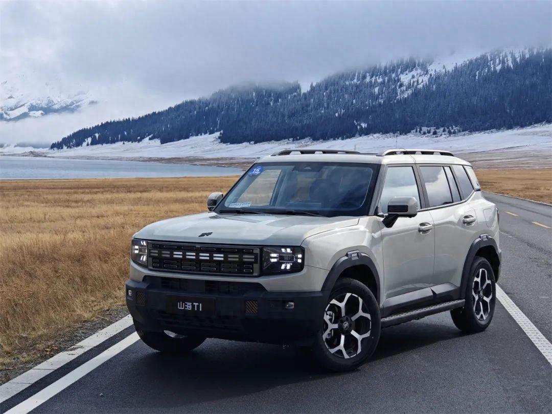 Jetour X70 Plus: Value, Light Off-Road and Boxy Style