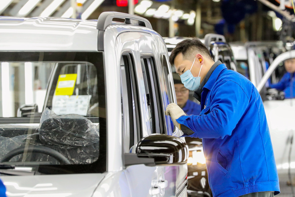 China Auto Price War Returns as Loss-Led Selling Sticks