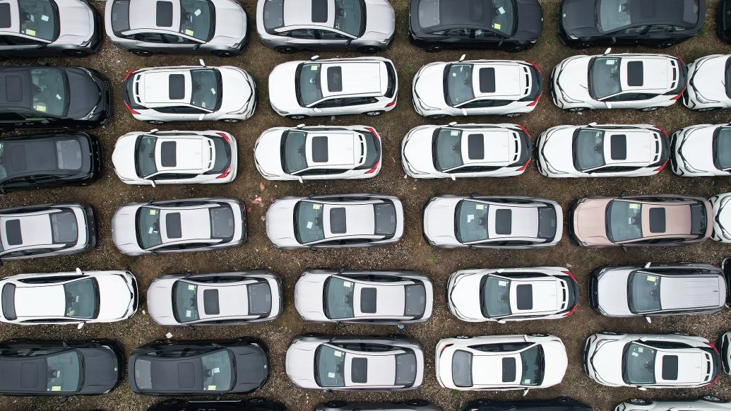 In October, new automotive companies experienced a sales surge, with 20,000 vehicles becoming the new benchmark for the first tier.