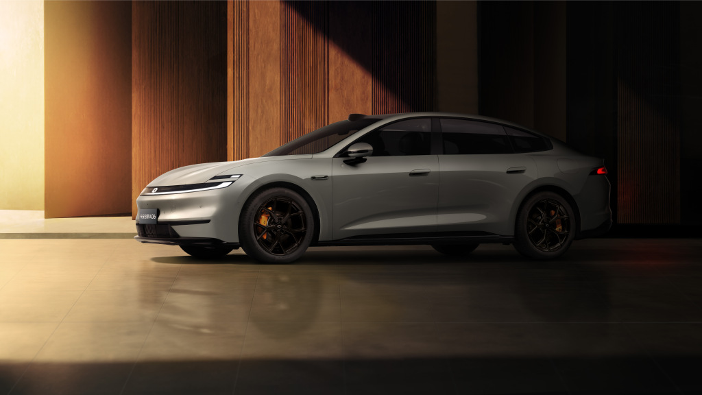 Changan Qiyuan A06 makes its global debut, creating a "new family sedan" in the field of smart mobility