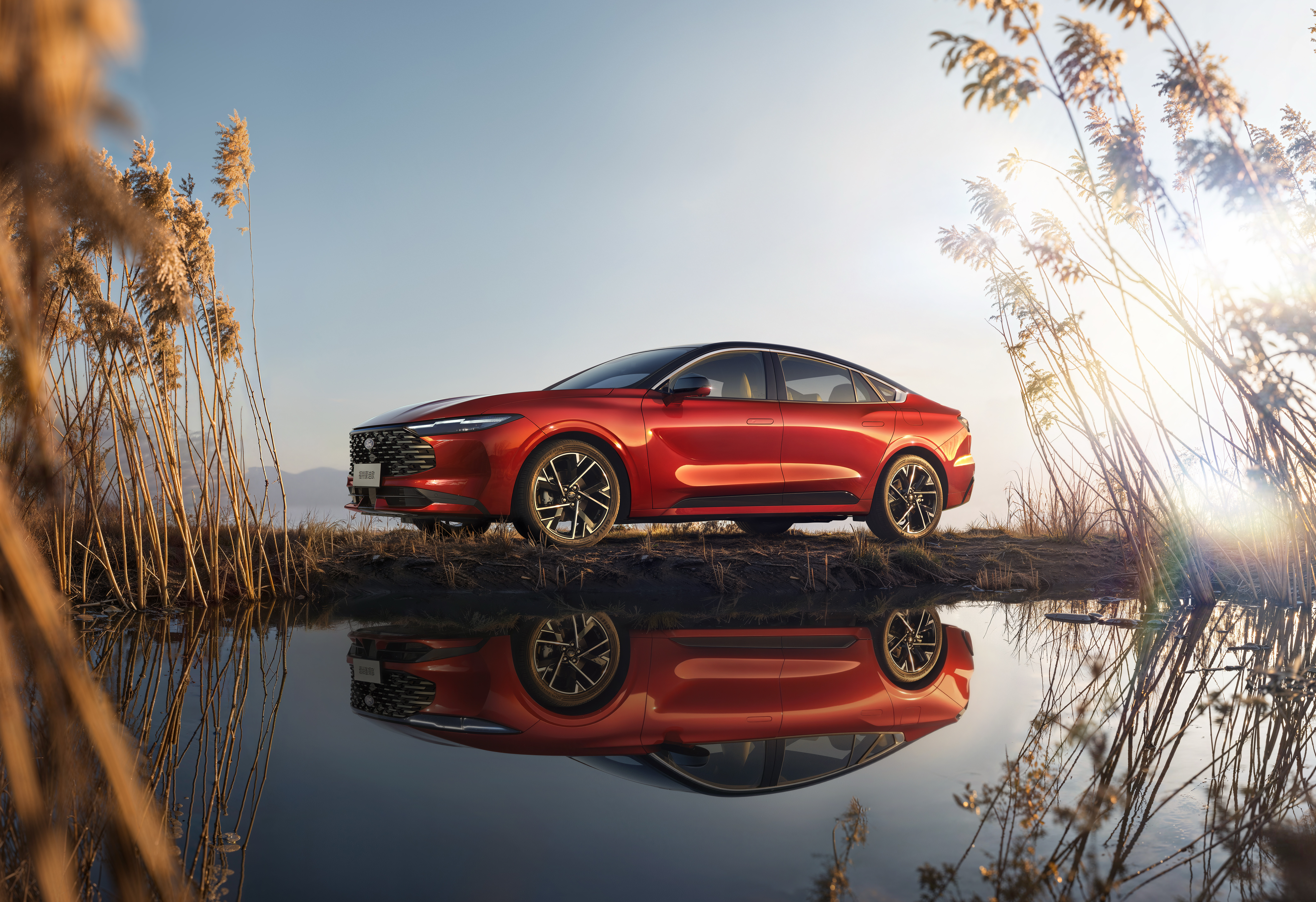 New Ford Mondeo Packs Smart Features to Challenge B-Segment