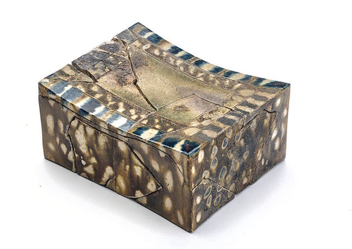 Pottery pillow, excavated from the former site of Daan Temple, Tang Dynasty, China (8th century), collection of Nara Institute of Cultural Properties