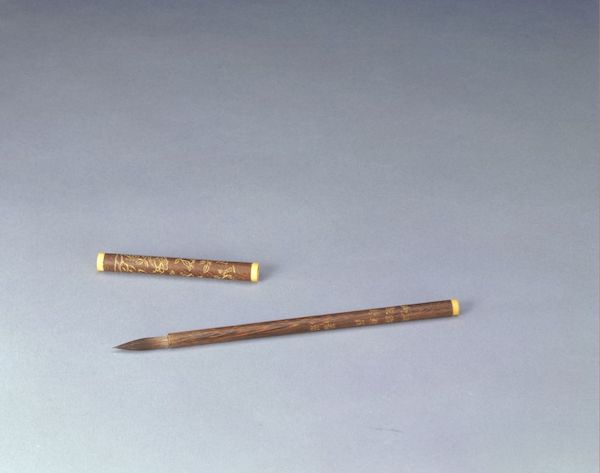 Qing Dynasty Chicken Wing Wood Tube Carving Imperial Poem Rose Flower Zihao Pen Collection of the Palace Museum