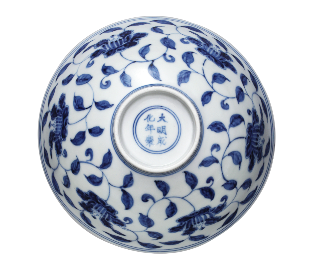 Ming Chenghua blue and white tangled camellia pattern palace bowl