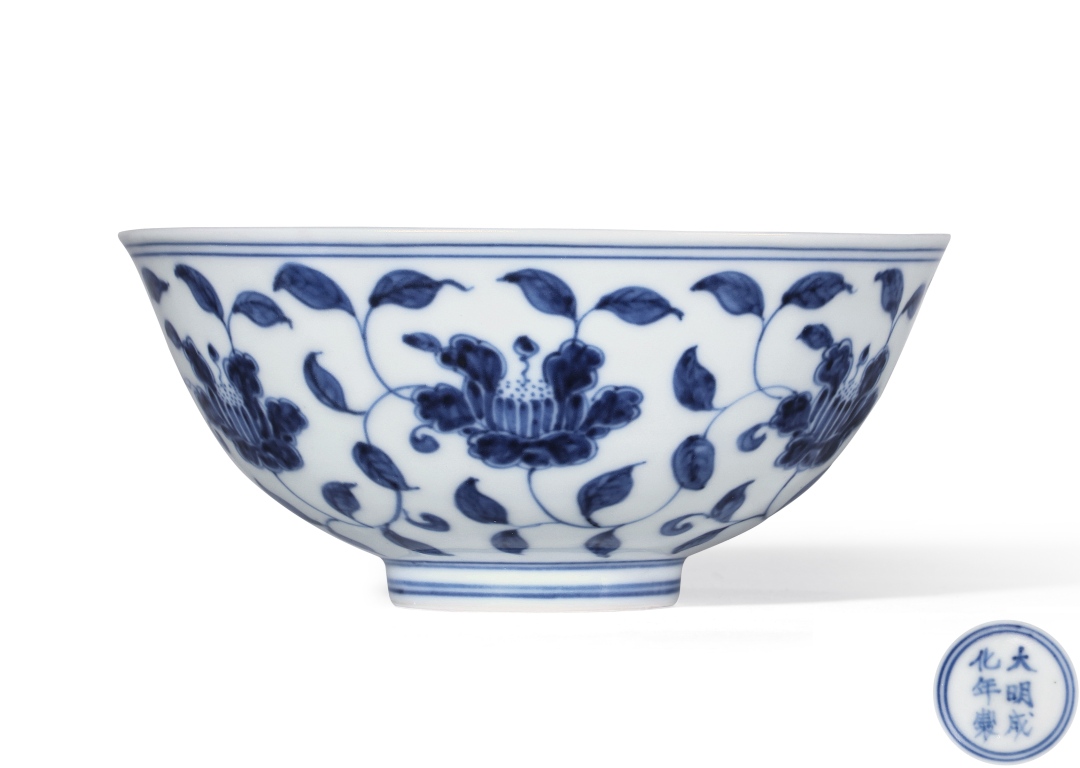 Ming Chenghua blue and white tangled camellia pattern palace bowl