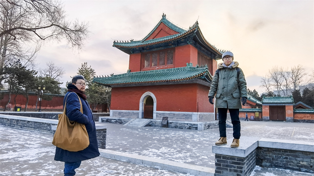 Shuang Xuetao (right) and Shi Hang