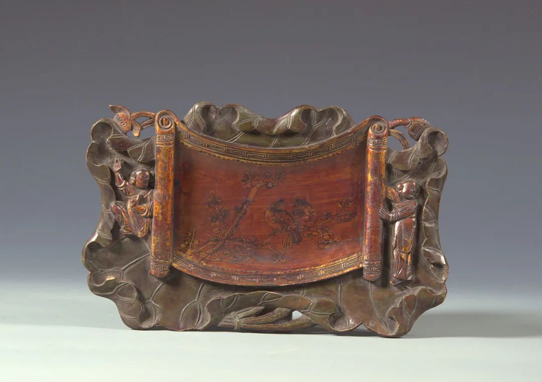 Republic of China, brown lacquer painted gold hi-brow pattern lotus leaf scroll plate collection of Zhejiang Provincial Museum